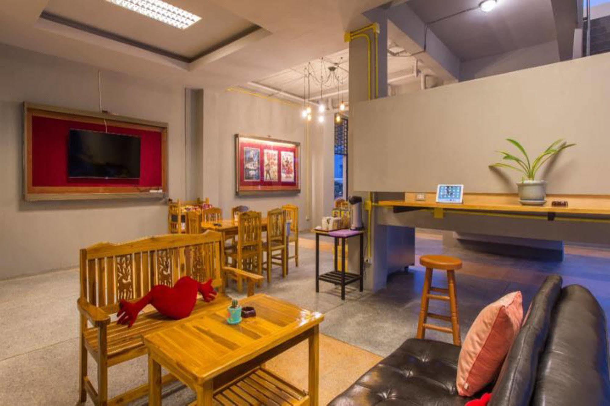 קראבי Holiday Station Hostel מראה חיצוני תמונה