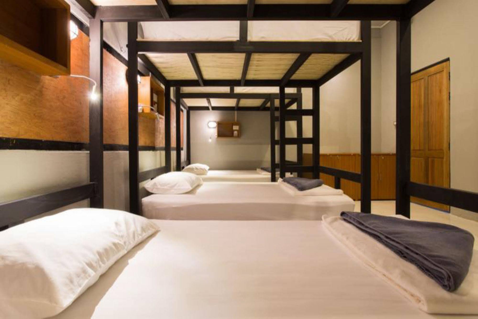 קראבי Holiday Station Hostel מראה חיצוני תמונה