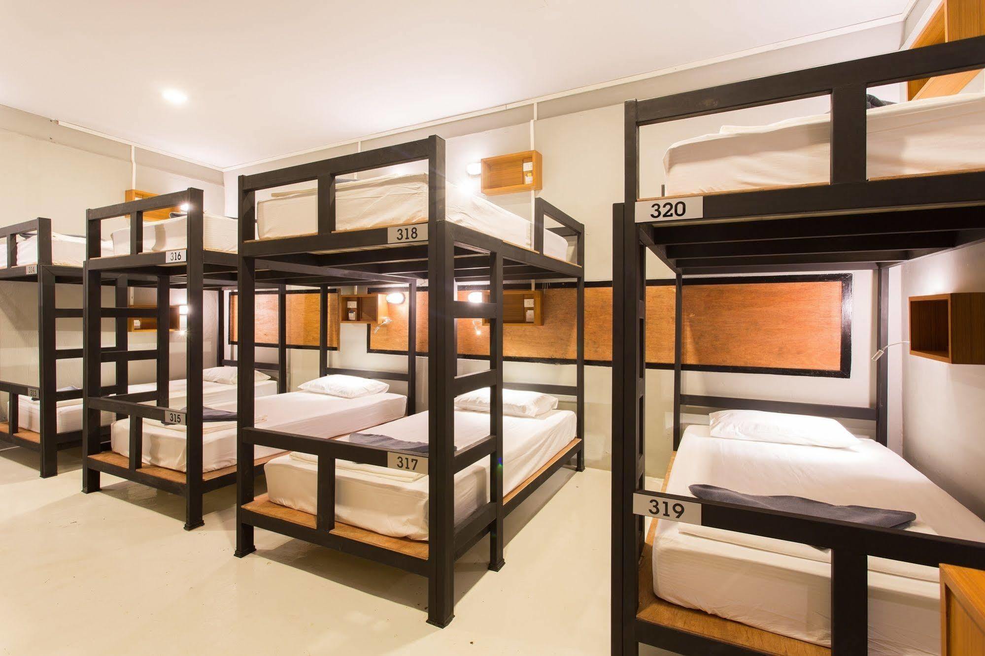 קראבי Holiday Station Hostel מראה חיצוני תמונה