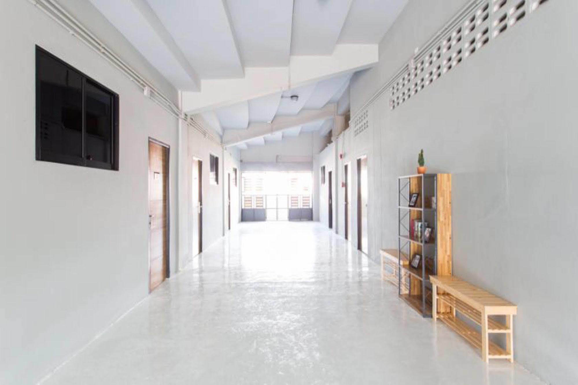 קראבי Holiday Station Hostel מראה חיצוני תמונה
